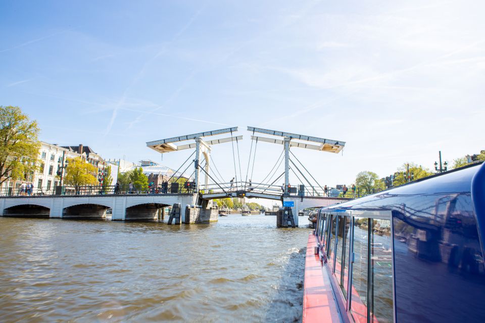Croisière sur les canaux de la ville d'Amsterdam